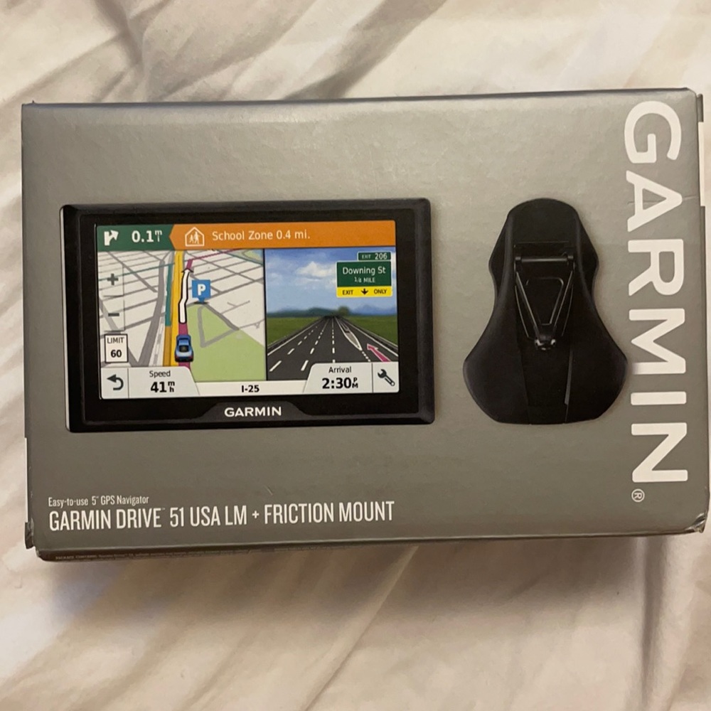 BNIB Garmin Drive 51 USA Lim + Friction Mount